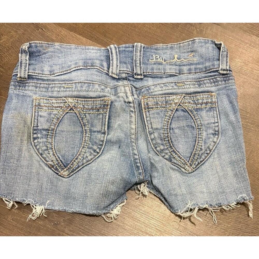 Shorts - Picture 5 of 5